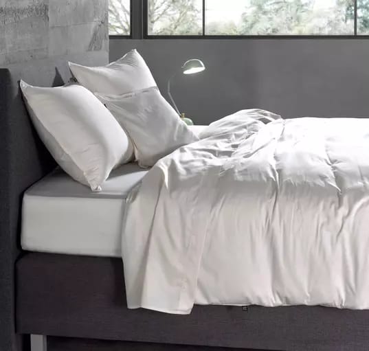 Materiaal: 100% katoensatijn